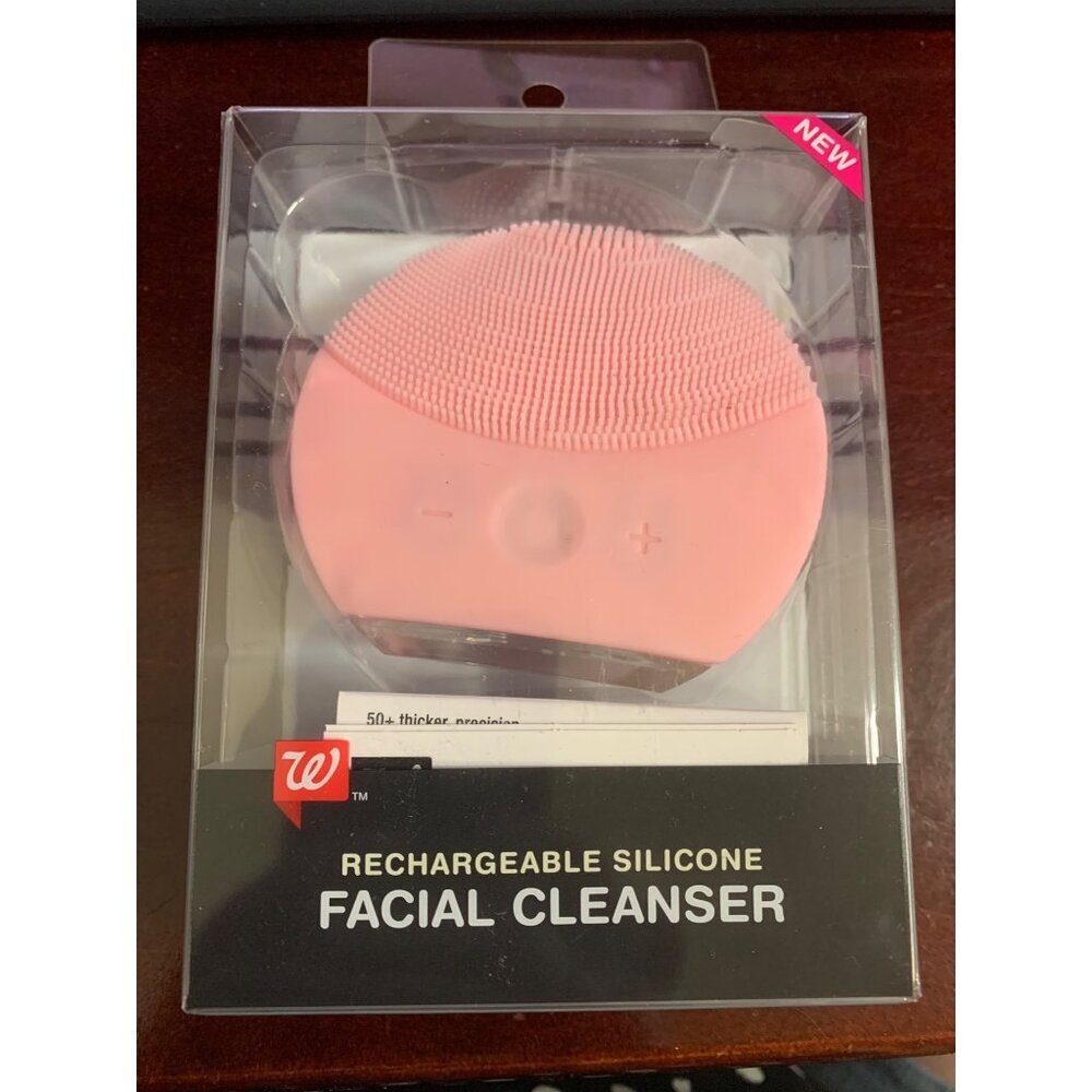 NWT Facial Cleanser Rechargeable Silicone Beauty SkinCare Cleaning Cosmetic Pink